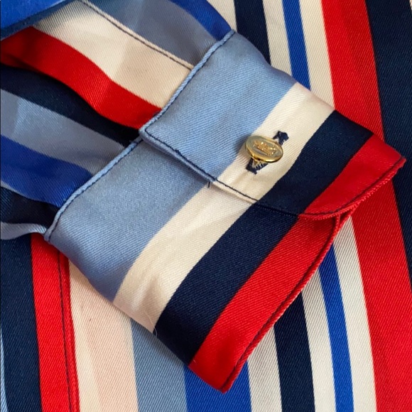 Ralph Lauren Button sown shirt. - Picture 2 of 6